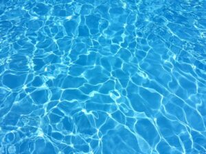 脱毛後にプールに入っても大丈夫？注意点とアドバイスは？